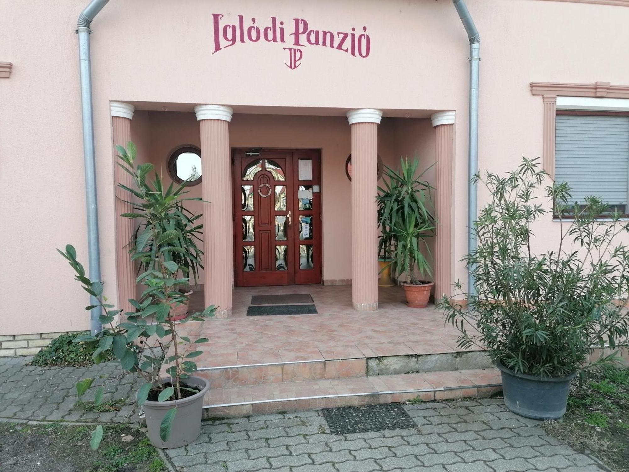 Hotel Iglodi Panzio Kunszentmárton Zewnętrze zdjęcie