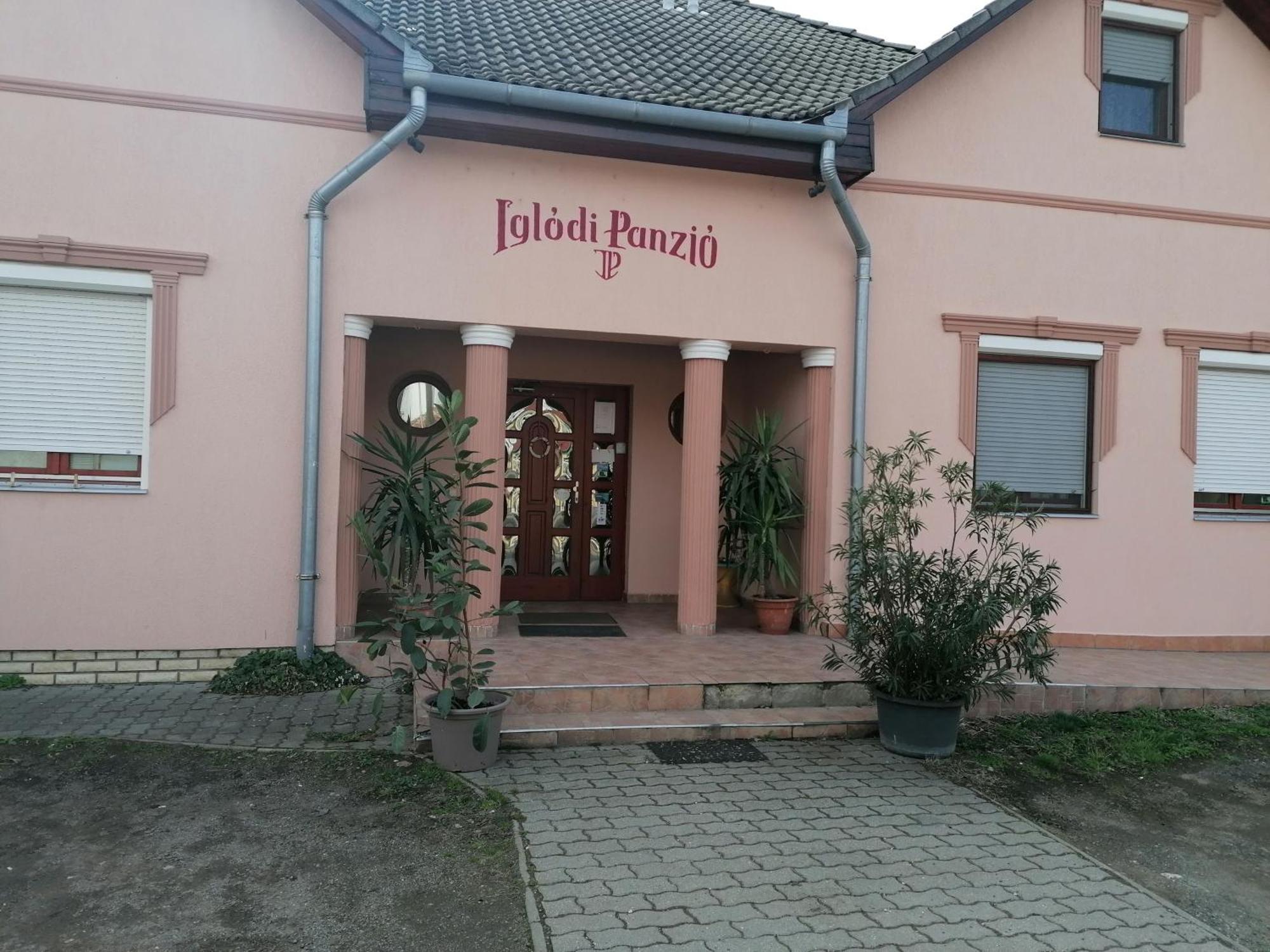 Hotel Iglodi Panzio Kunszentmárton Zewnętrze zdjęcie