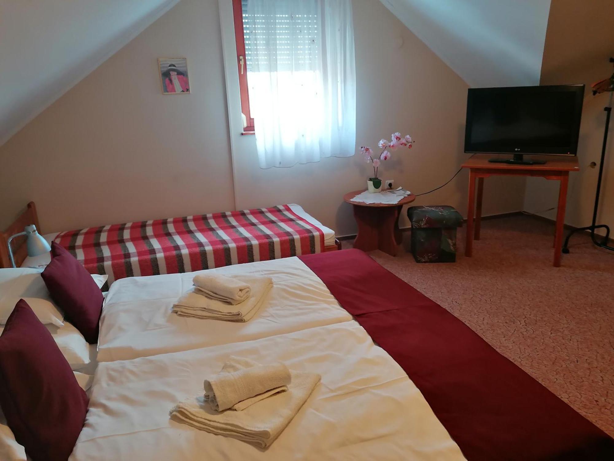Hotel Iglodi Panzio Kunszentmárton Zewnętrze zdjęcie